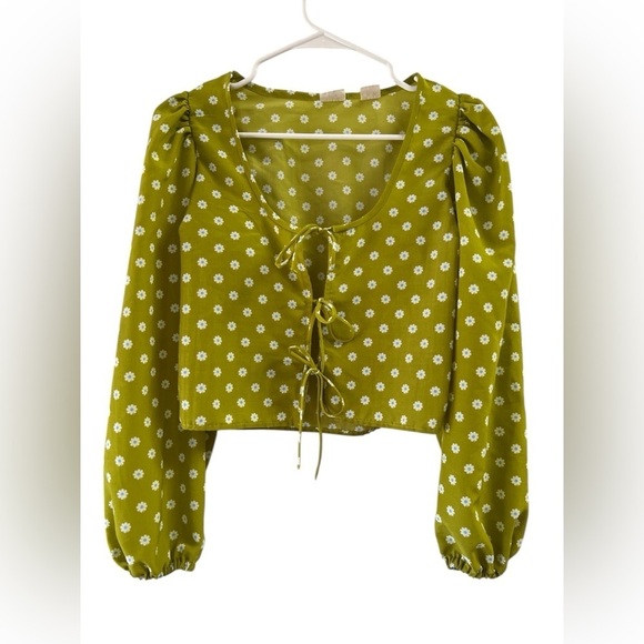 Levi's Tops - Levi’s green floral long sleeve tie front blouse